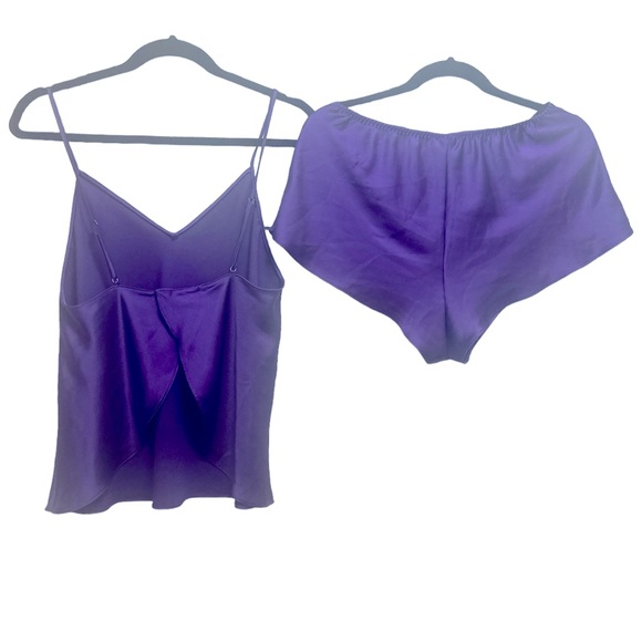 VINTAGE VICTORIAS SECRET 2-PIECE SLEEP SET- SPAGHETTI STRAP AND HIGH CUT SHORTS - Picture 2 of 7